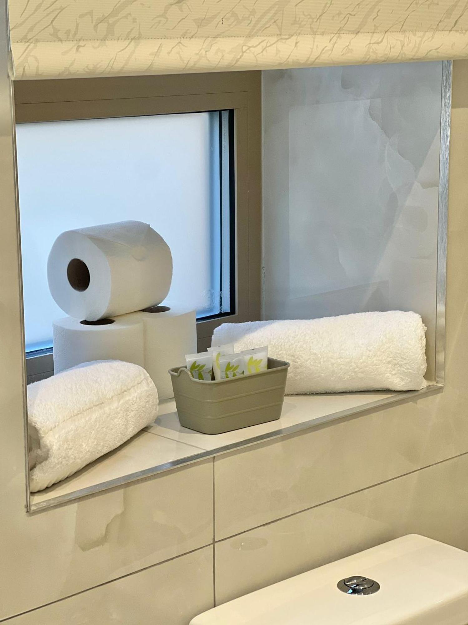 Kensington House By Solitaire Suites Slough Extérieur photo