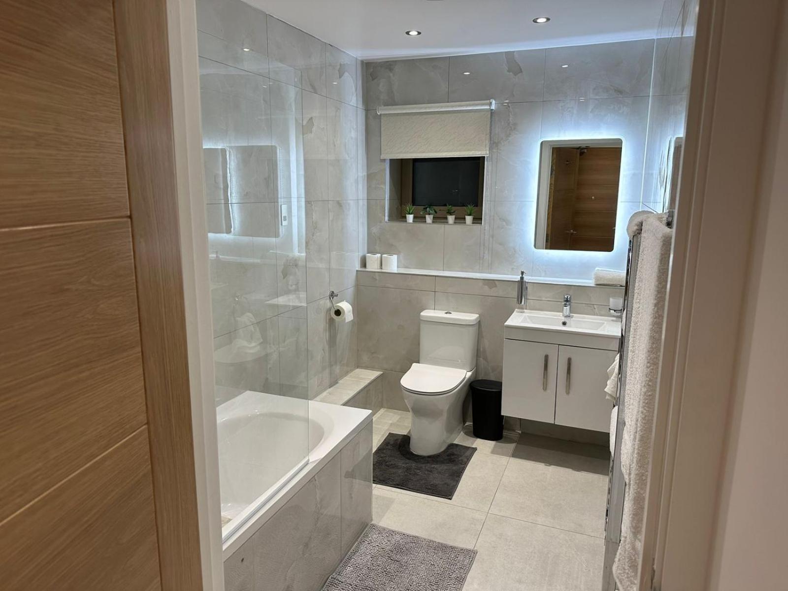 Kensington House By Solitaire Suites Slough Extérieur photo